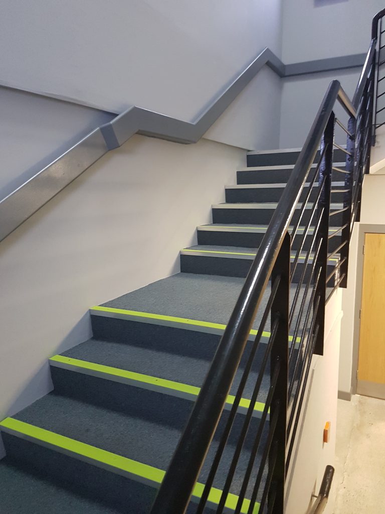 Stairs carpet cleaning